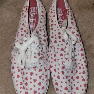 White Keds with red hearts 8.5